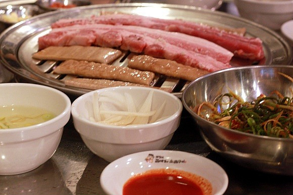 마당쇠껍데기와소금구이 이미지