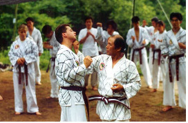 생명을 존중하는 행위 - 받아치기