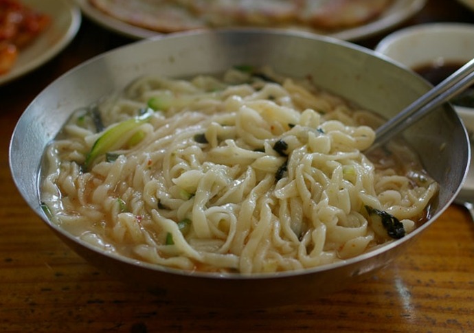 속리산과 수안보 맛집 소개부탁드려요 :: 감사,꿩 샤브샤브,네이트지식,속리산 식당,수안보,언덕넘어,콩나물무침손칼국수 :: 맛집 정보 검색 NO.1... 