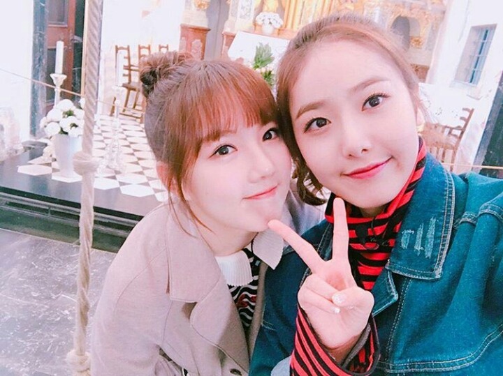 유럽에서 프로그램 촬영한 여자친구 사진들 | 인스티즈