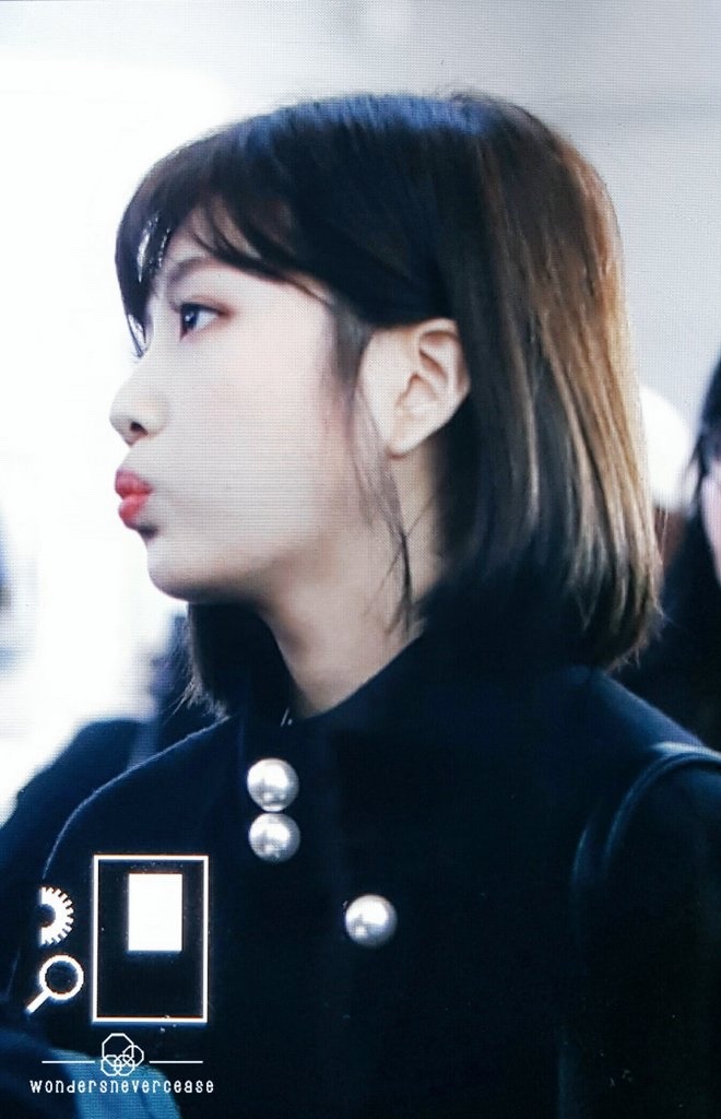 오늘자 일본 출국하는 레드벨벳 완전체 | 인스티즈