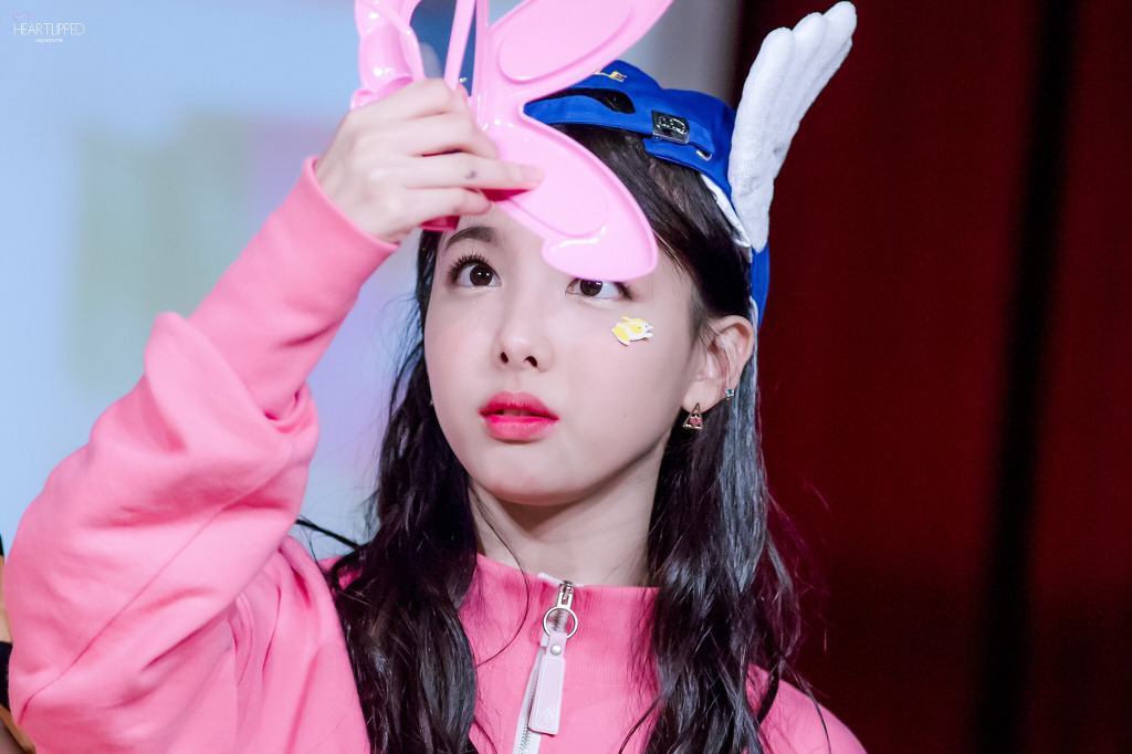 상큼함이 터지는 토끼 나연이 | 인스티즈