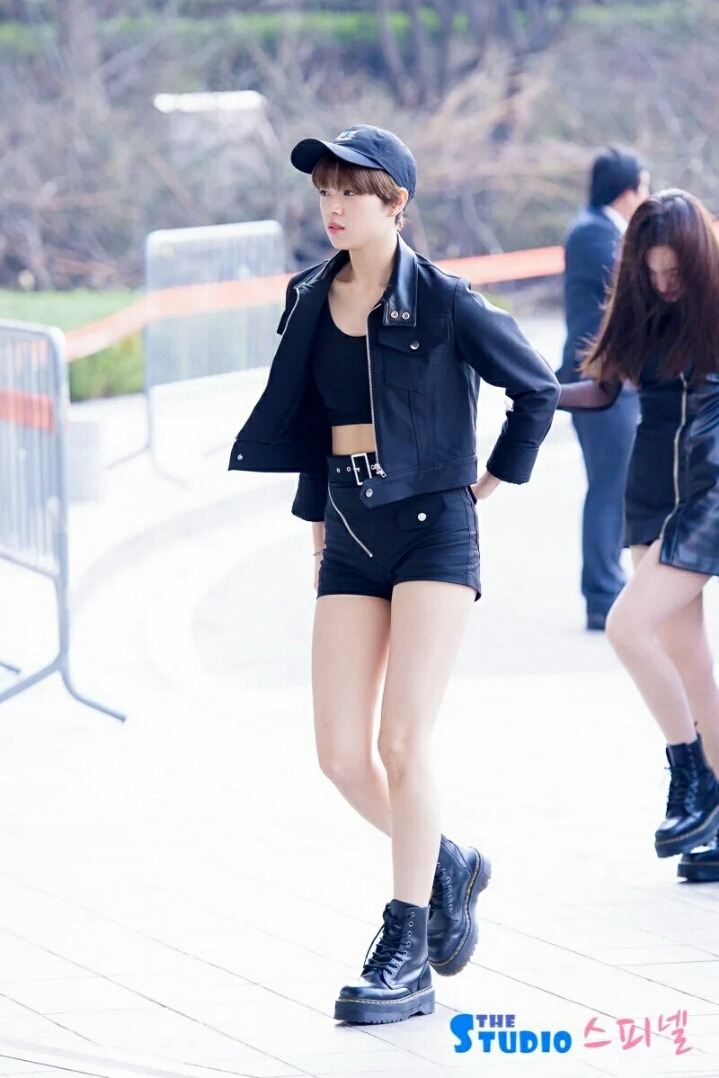 [트와이스] 연예인 중에서도 비율 좋은 편인 정연 | 인스티즈