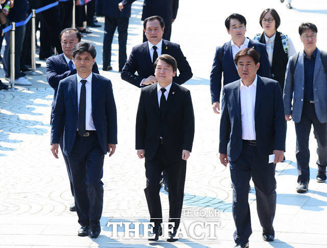 5.18 광주민주화 운동 37주년 행사에 참석한 대권 잠룡들 | 인스티즈