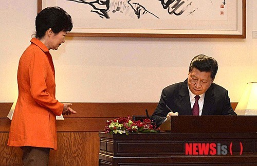 말없이 행동으로 보여주는 박근혜 대통령 | 인스티즈