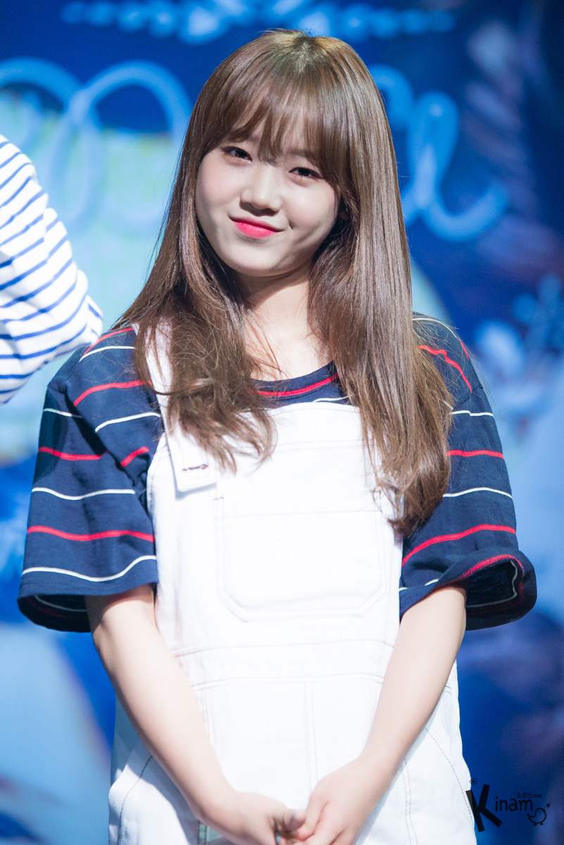 얼굴에 젖살이 있는 유정이 (아이오아이) | 인스티즈