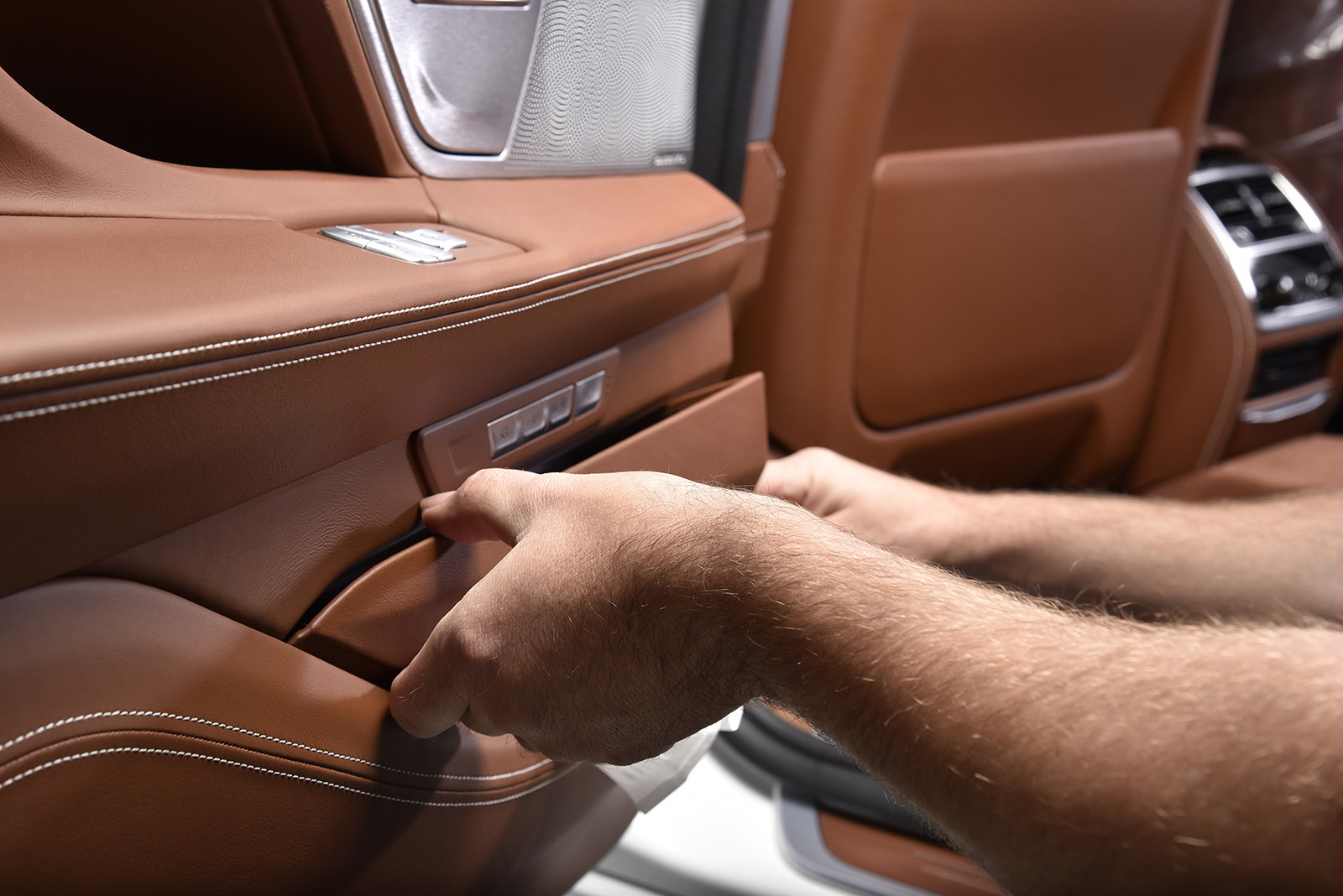 BMW 750Li xDrive Solitaire and Master Class Edition | 인스티즈