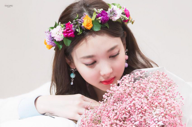 170311 레알 이쁜 토끼같은 나연이 | 인스티즈