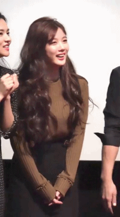 김유정 무대인사 모습 GIF | 인스티즈