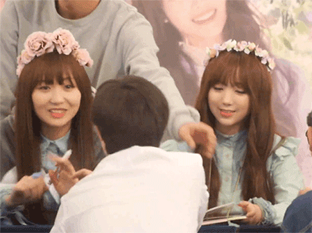 러블리즈) 아 인생... 먹고 살기 힘들다...gif | 인스티즈
