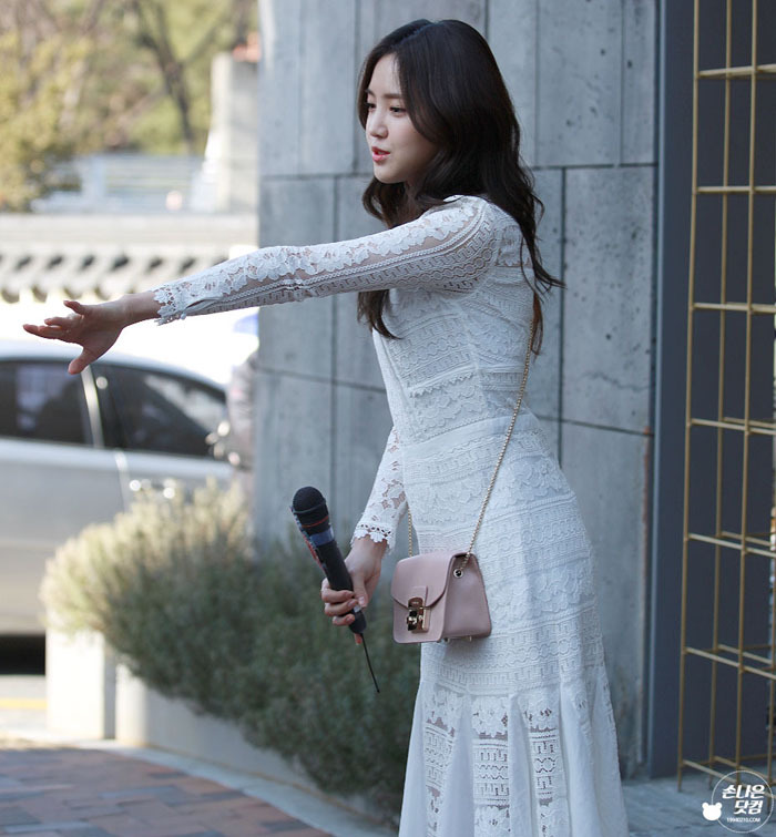 [에이핑크] 손나은 여성스런 분위기.jpg | 인스티즈