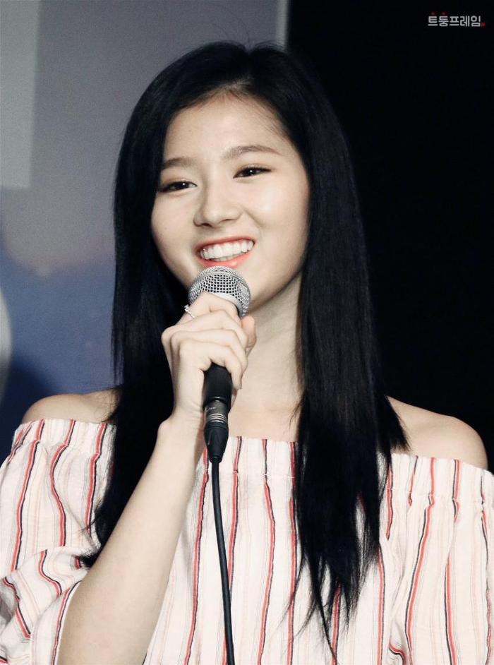 흑발 사나 | 인스티즈