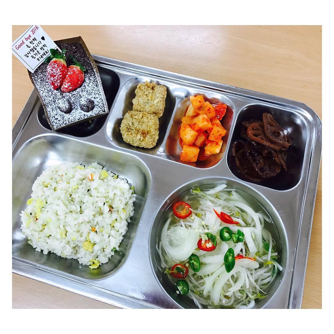 어느 고등학교 급식.jpg | 인스티즈