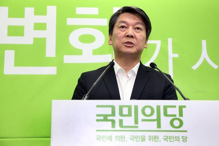 ???:보수는 하나만 같아도 뭉치지만 진보는 하나만 달라도 적으로 간주한다 | 인스티즈
