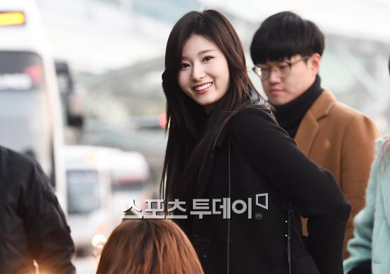 트와이스 161201 인천공항-홍콩 for MAMA | 인스티즈