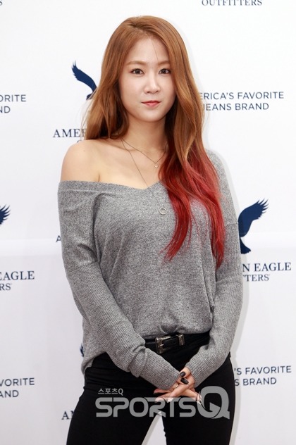 소유 어깨 노출 | 인스티즈