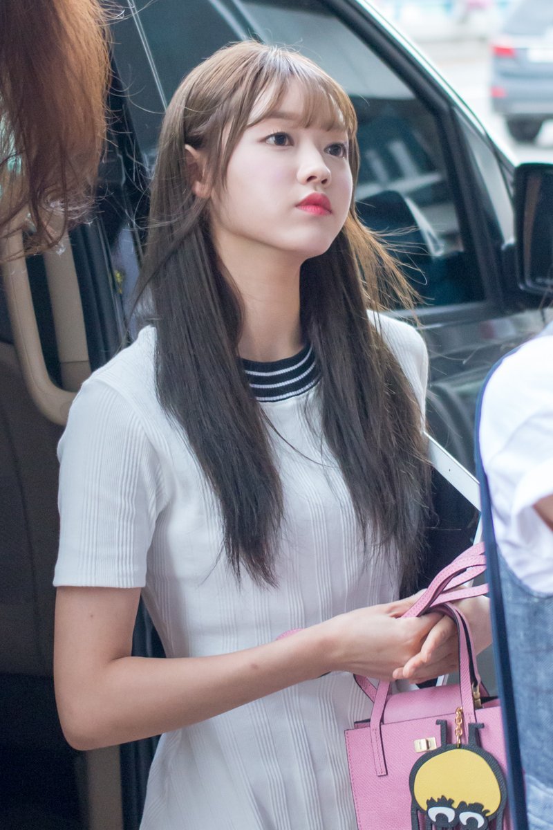 볼이랑 입술이 귀여운 오마이걸 유아 | 인스티즈