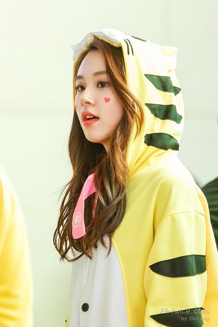 일본가서 머리붙이고 숙녀된 채영이 | 인스티즈