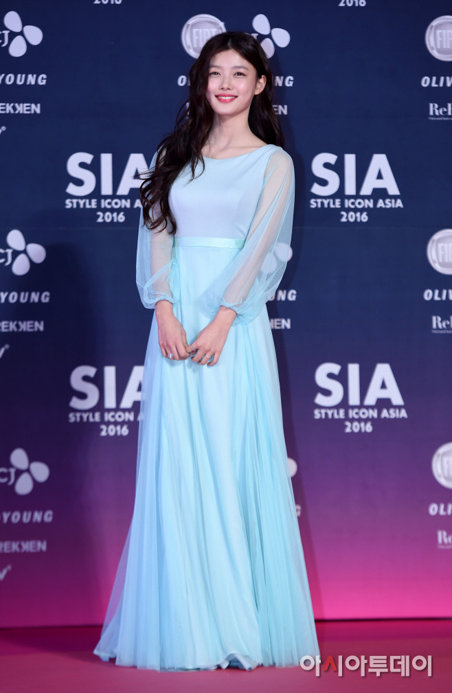 김유정 봄날의 솜사탕.jpg | 인스티즈