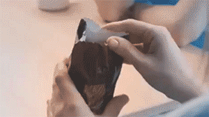 과자를 샀는데 다른게 들어있다.gif (귀여움주의) | 인스티즈