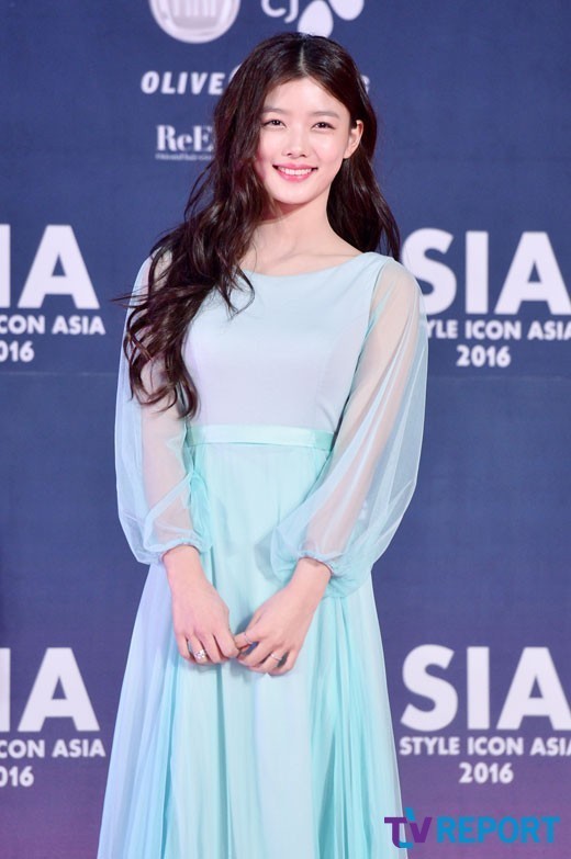 김유정 봄날의 솜사탕.jpg | 인스티즈