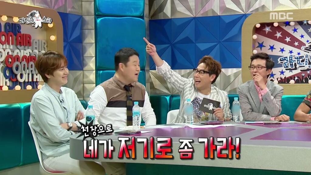 방송 중 자꾸 딴 곳을 쳐다보는 기안84. jpg | 인스티즈