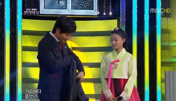 아역배우가 부족해 벌어진 참사.jpg (feat. 여진구 바람둥이설) 브금ㅇ | 인스티즈