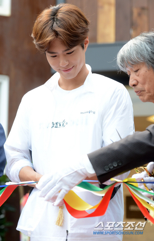 오늘자 왕자님 돋는 박보검.jpg | 인스티즈