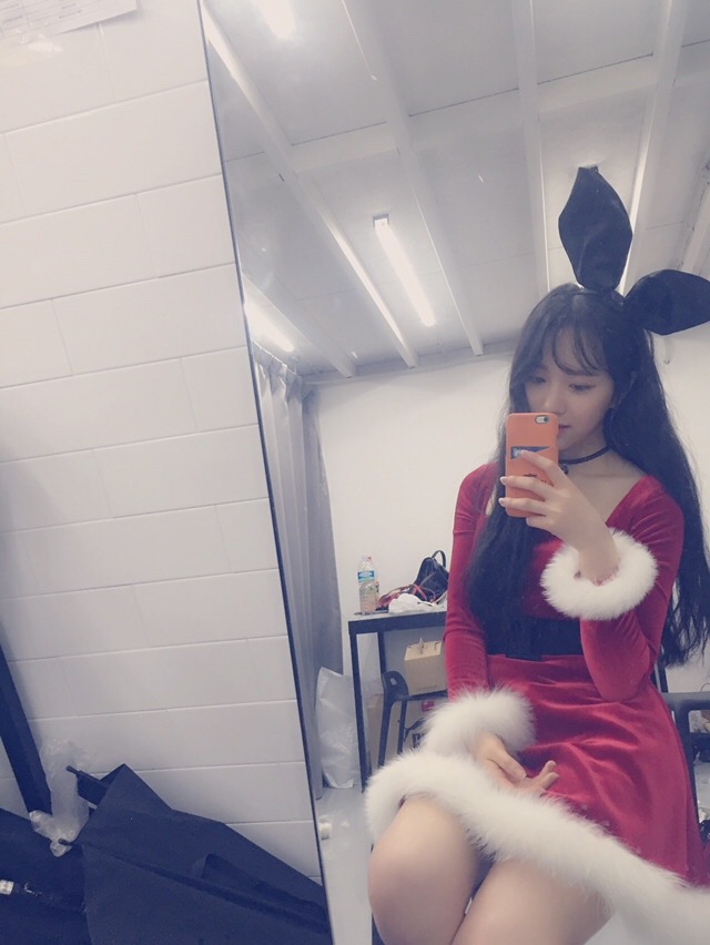 오늘자 산타복입은 AOA민아..jpg | 인스티즈