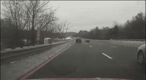 자동차 루프 위에 쌓인 눈의 위험성 | 인스티즈