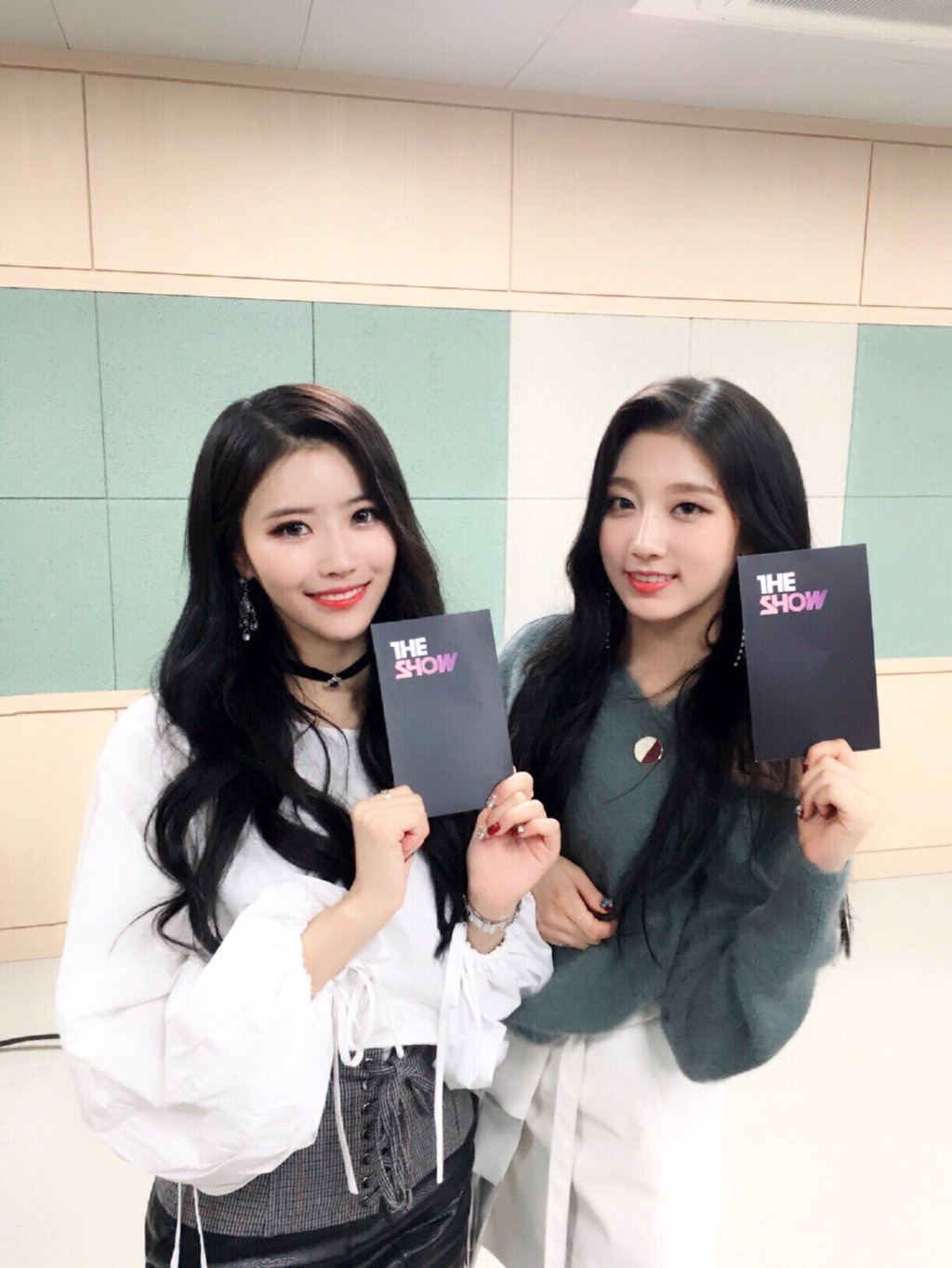 [러블리즈] 피자 먹고 온 사이에 좋은 소식을 들어서 미주 | 인스티즈