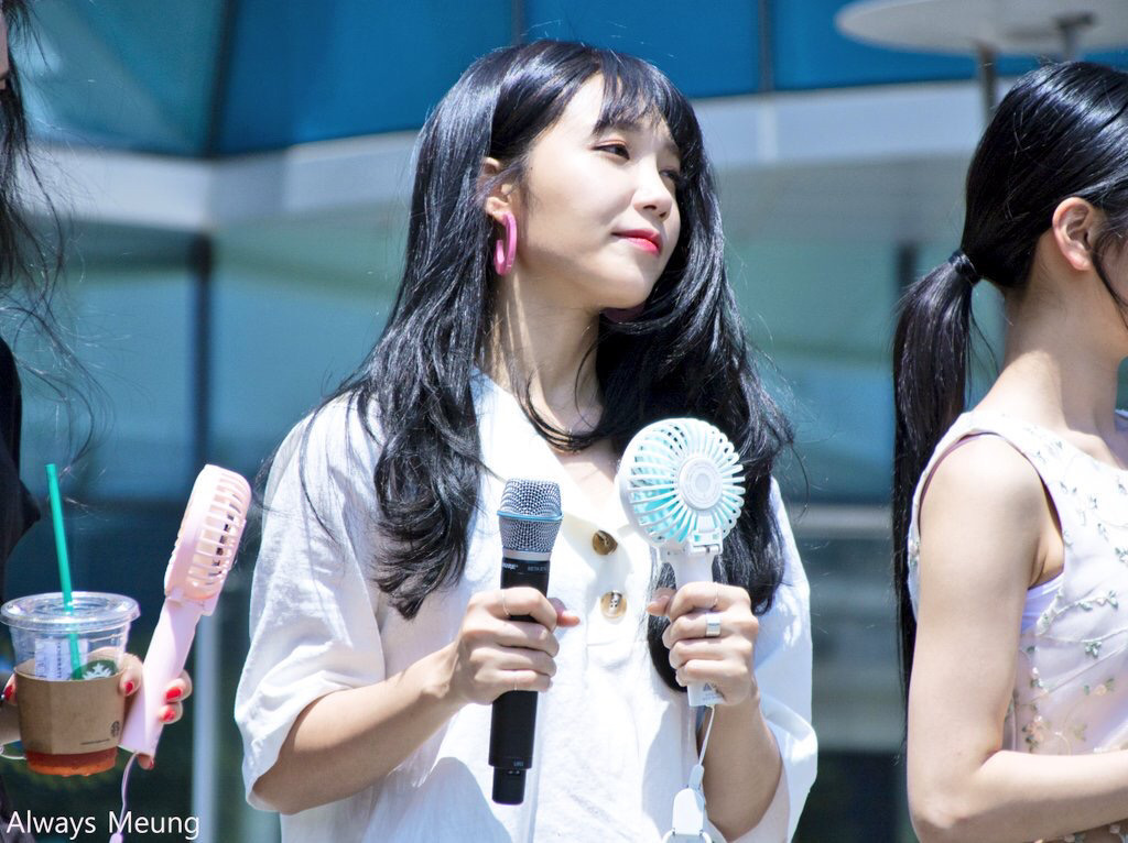 [에이핑크] 퇴근하고 친구들과 한잔 하러 갈 생각이라서 정은지 | 인스티즈