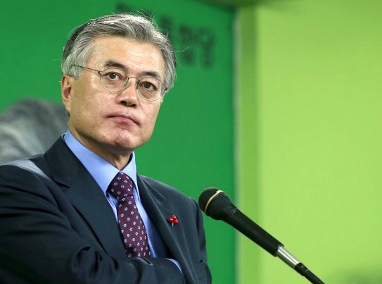 나이 들면서 얼굴의 느낌이 바뀐듯한 문재인 대통령.jpg (데이터주의) | 인스티즈