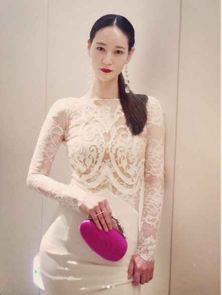 크리스탈과 닮은 꼴로 꽤 유명한 모델 겸 영화배우 | 인스티즈