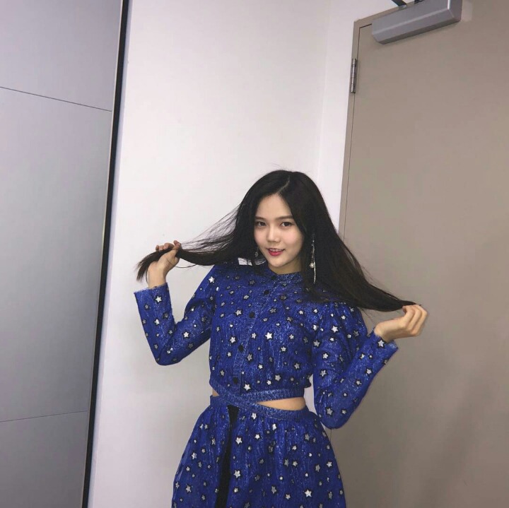 오늘자 오마이걸 인스타 업뎃(효정) | 인스티즈
