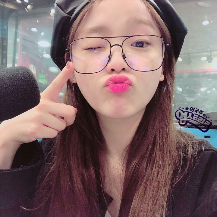 오늘자 오마이걸 라디오 개인 사진 | 인스티즈