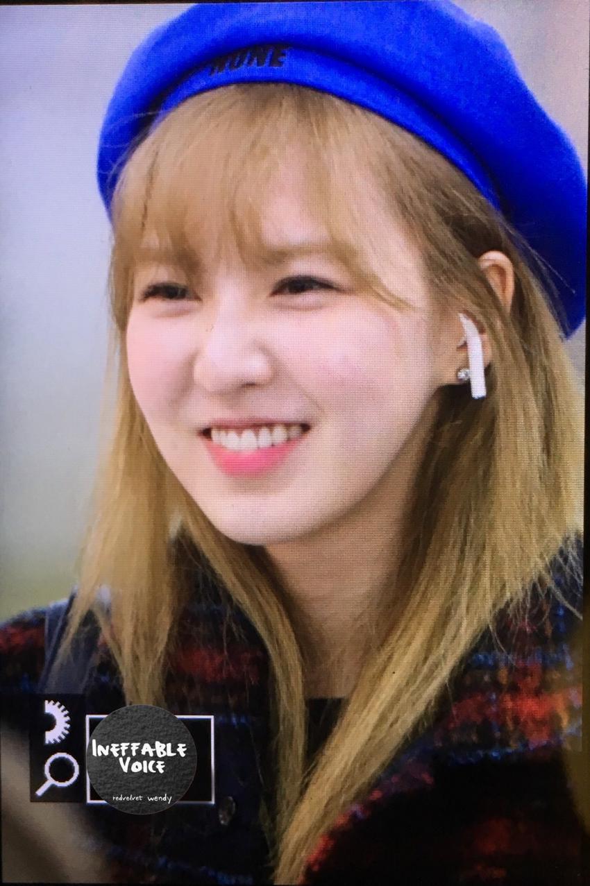 오전에 따숩게 옷 챙겨입고 출국한 레드벨벳 공항 프리뷰 | 인스티즈