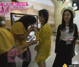 알바중에 센스있게 레드벨벳 유도한 해외팬.gif | 인스티즈