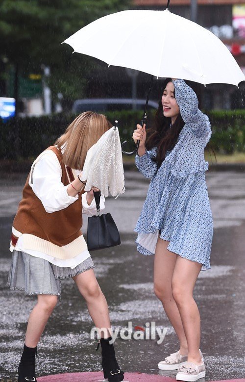 오마이걸 아린,미미 몸개그.jpgif | 인스티즈