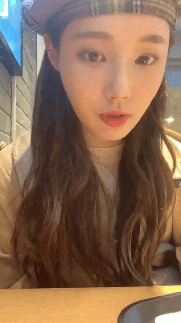 어제 3주년 기념 인스타 라이브한 모모랜드 연우.gif | 인스티즈
