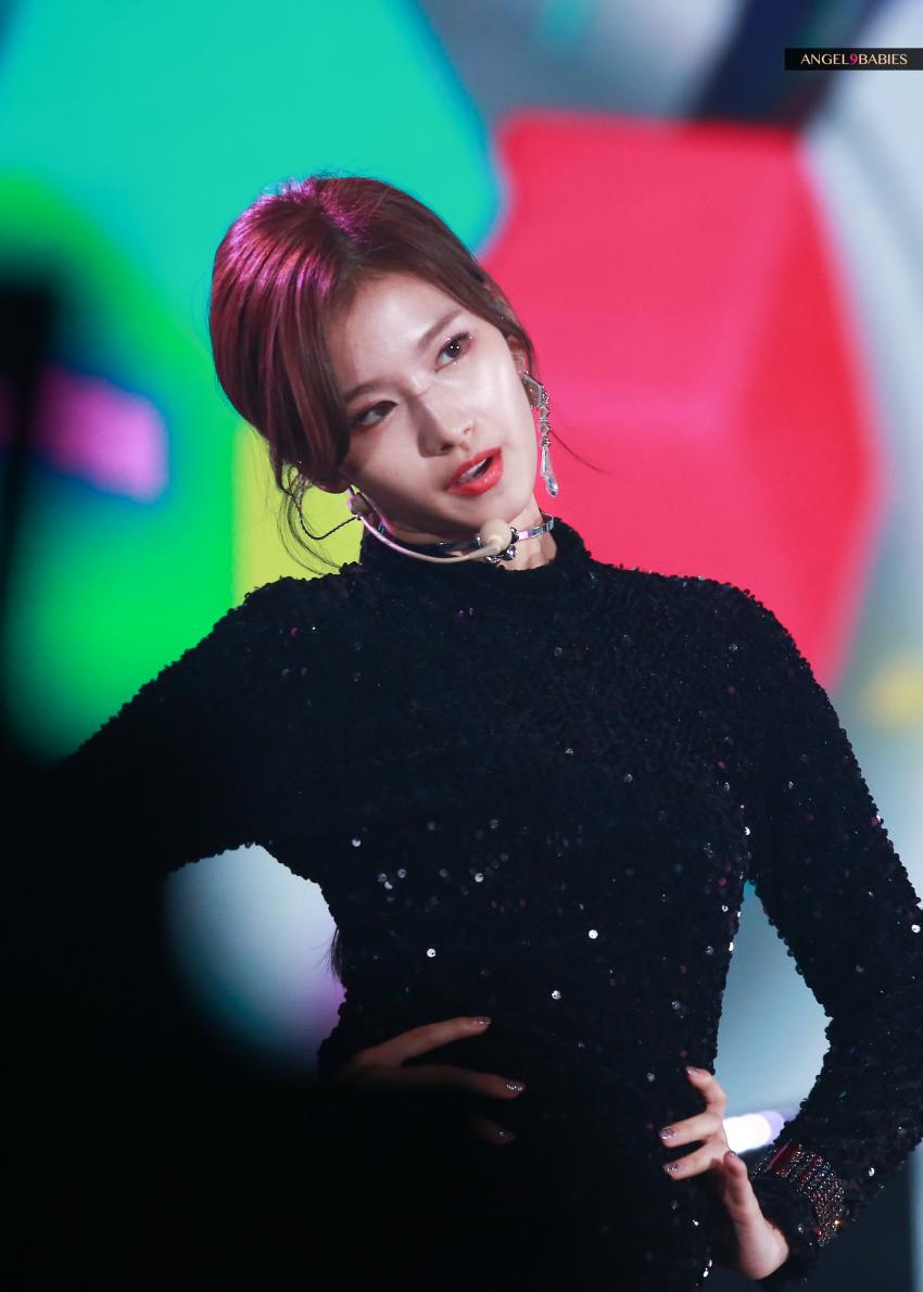 소리바다어워즈도 홀려버린 트와이스 사나.jpgif | 인스티즈