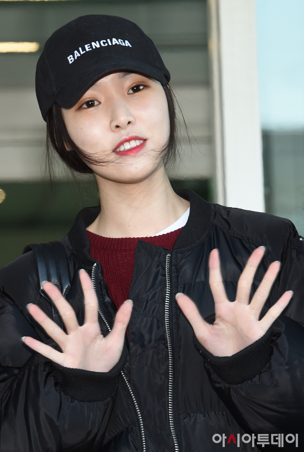 아침 일찍 해외로 출국하는 여자친구.jpg | 인스티즈