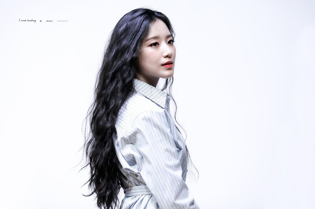 새하얀 여자아이들 슈화.jpgif | 인스티즈