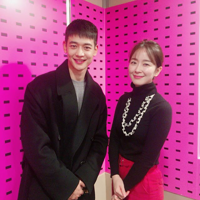 오늘자 민호우 뽀뽀녀 | 인스티즈