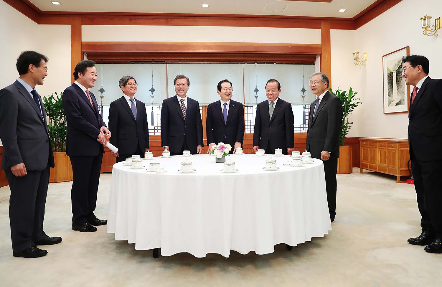 문재인 대통령님과 5부 인사 오찬.jpg | 인스티즈