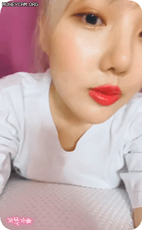 일요일 밤 Vlive로 찾아온 여자친구 예린이.gif | 인스티즈