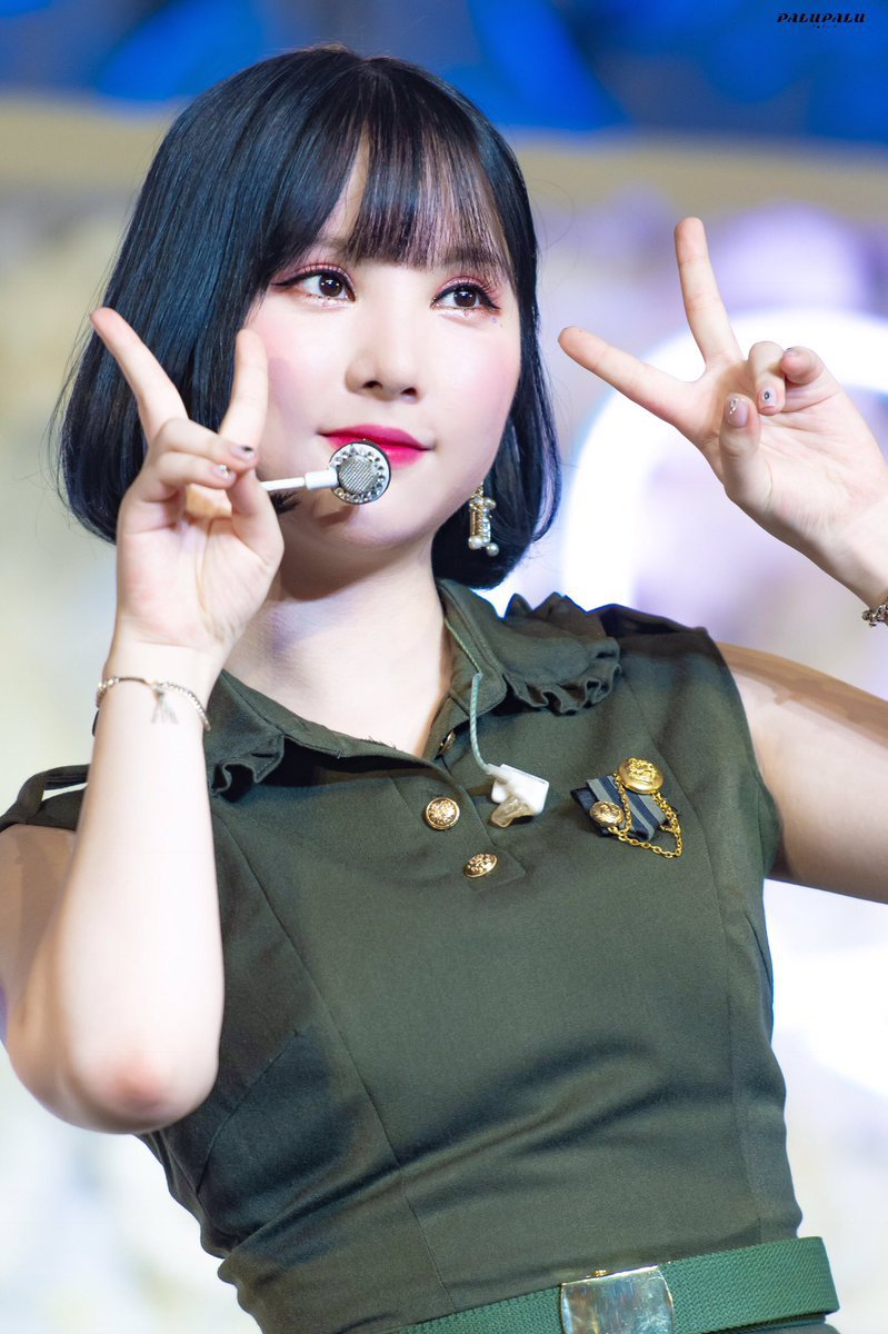 근무 중 할 일이 없어서 여자친구 은하.jpgif | 인스티즈