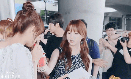 [러블리즈] 평소보다 아침을 많이 먹어서 수정이 | 인스티즈