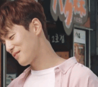 [학교2017] 뽀뽀신 구도별로 찍느라 7번이나 볼뽀뽀한 김세정 김정현.jpgif | 인스티즈