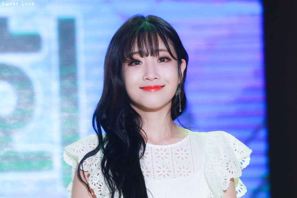 [러블리즈] 아침부터 조금 쌀쌀한 날씨인 것 같아서 지애 | 인스티즈